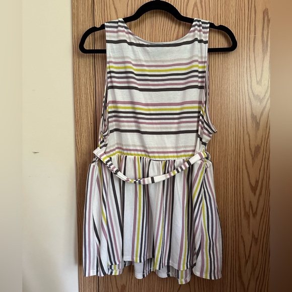 Torrid baby doll tank 2X EUC tie belt soft ribbed stripes white v-neck faux wrap - Picture 2 of 7